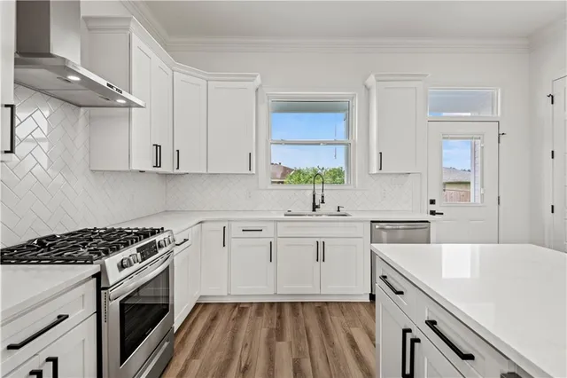 $279,900 | 3312 Dauterive Drive, Chalmette, LA 70043