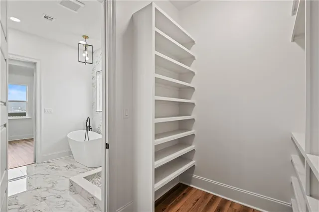 $279,900 | 3312 Dauterive Drive, Chalmette, LA 70043