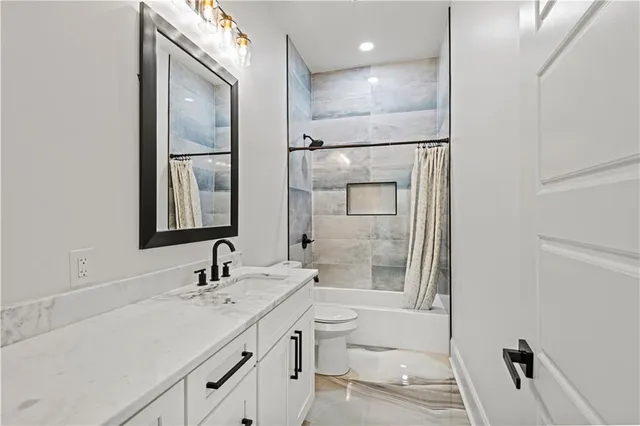 $279,900 | 3312 Dauterive Drive, Chalmette, LA 70043