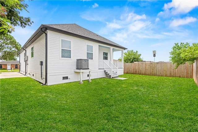 $279,900 | 3312 Dauterive Drive, Chalmette, LA 70043