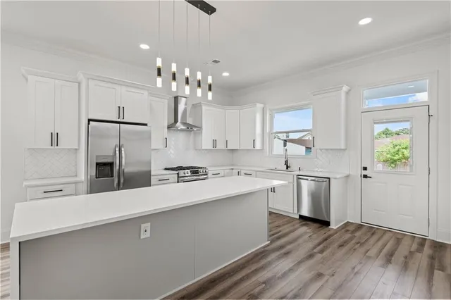 $279,900 | 3312 Dauterive Drive, Chalmette, LA 70043