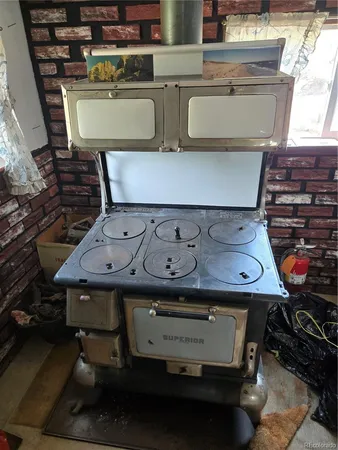 a view of appliances