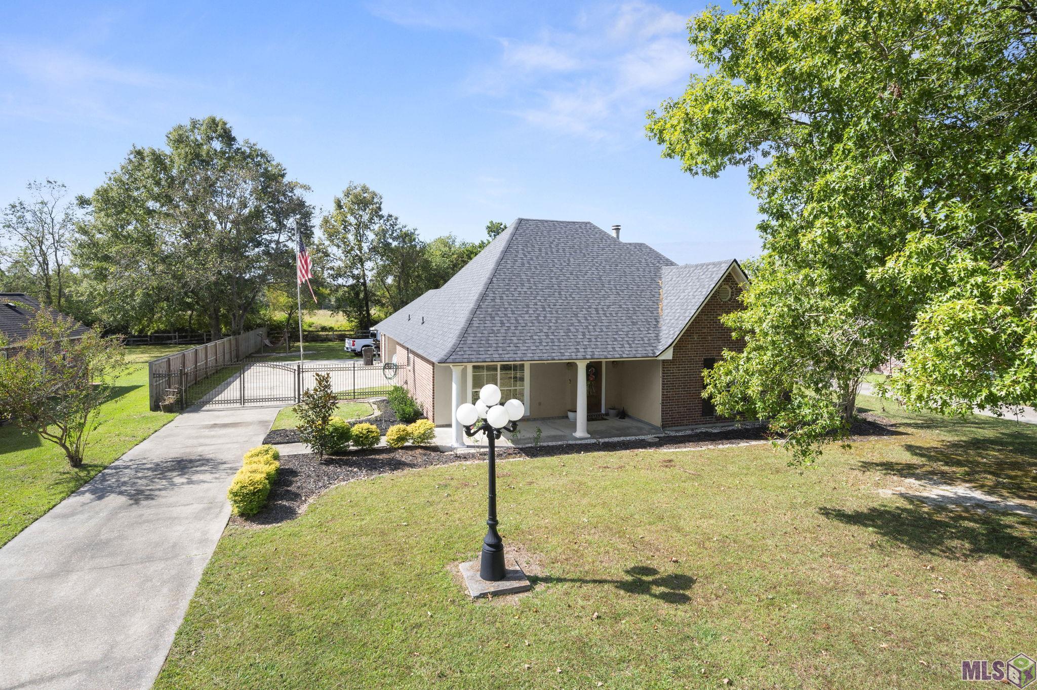30787 Dunn Road Denham Springs, LA 70726 - Photo 3 of 20 Gallery Image 3
