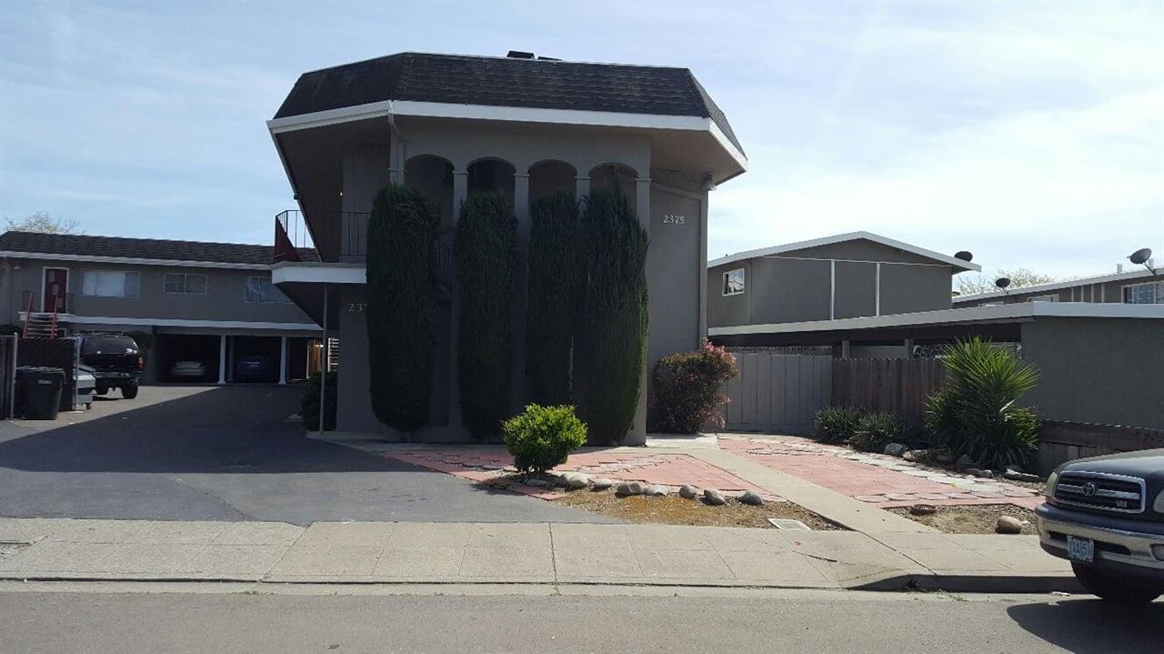 2375 Chestnut Street, Unit 4 Livermore, CA 94551 - Photo 3 of 11