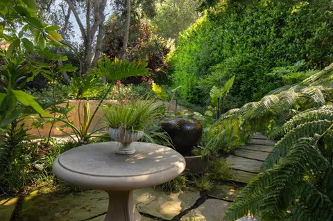 $26,500,000 | 2 Somerset Lane, Atherton, CA 94027