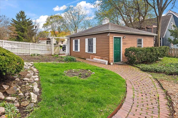 $395,000 | 1314 Bunker Avenue, Flossmoor, IL 60422