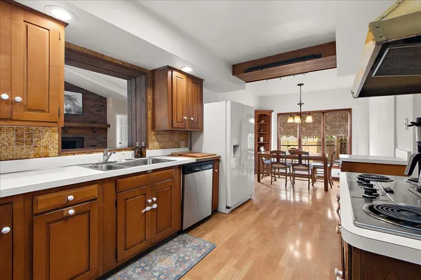 $395,000 | 1314 Bunker Avenue, Flossmoor, IL 60422