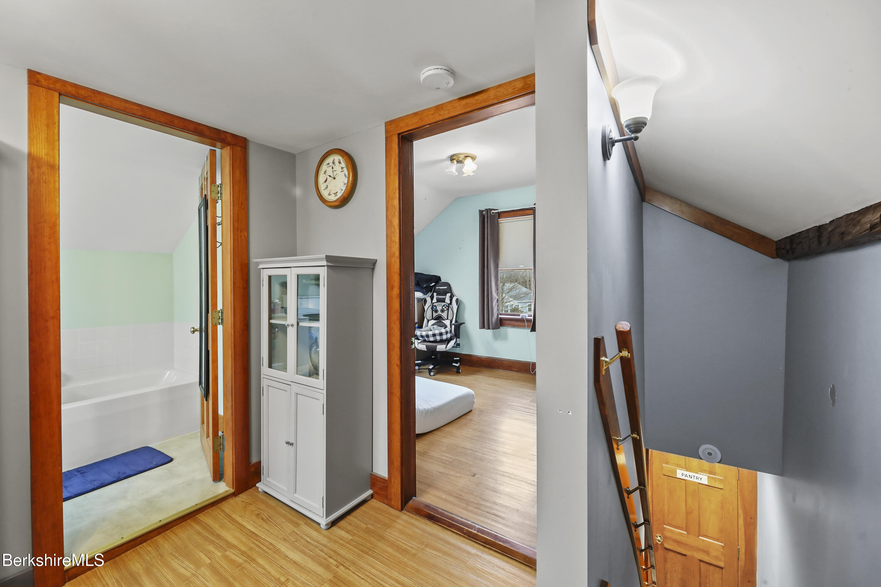 1127 North Hoosac Road Williamstown, MA 01267 - Photo 46 of 54 100 Second Floor Landing