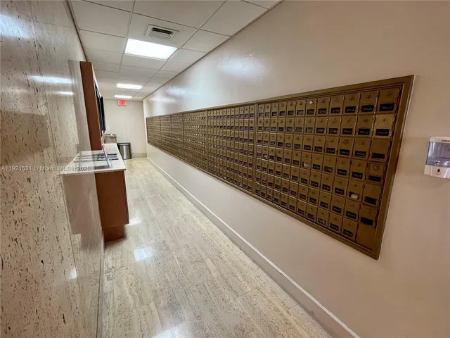 $4,000 | 2899 Collins Avenue, Unit 1201, Miami Beach, FL 33140