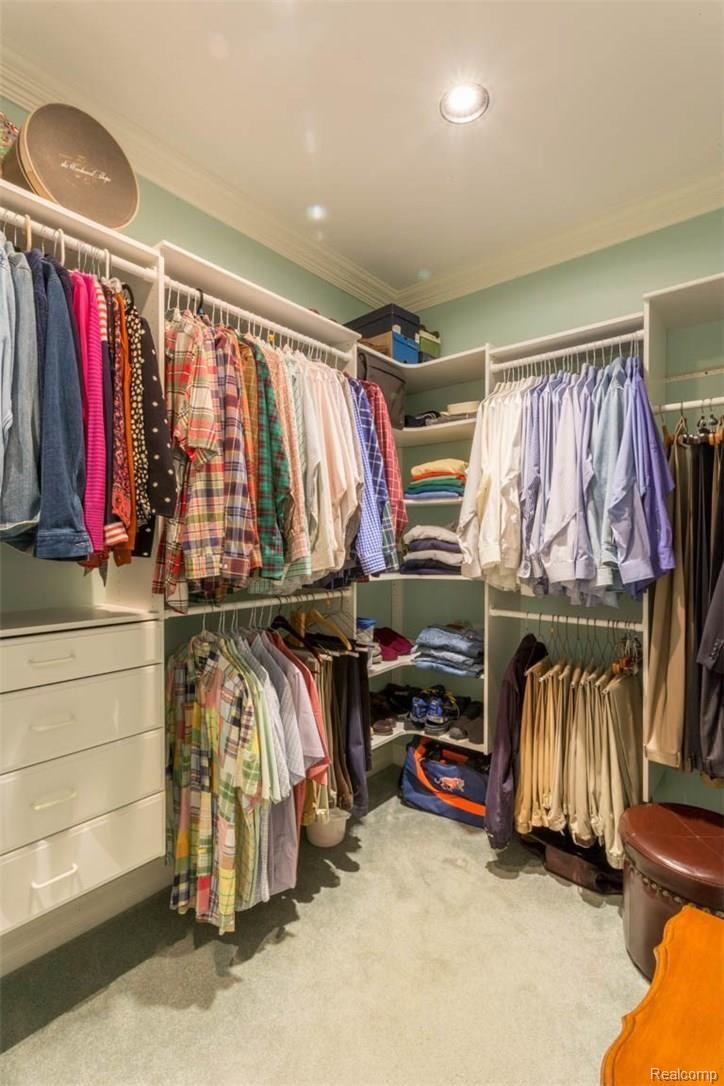 63 Waldon Road Clarkston, MI 48346 - Photo 36 of 83 Master Walk in Closet 63 Waldon, Clarkston, MI 48346