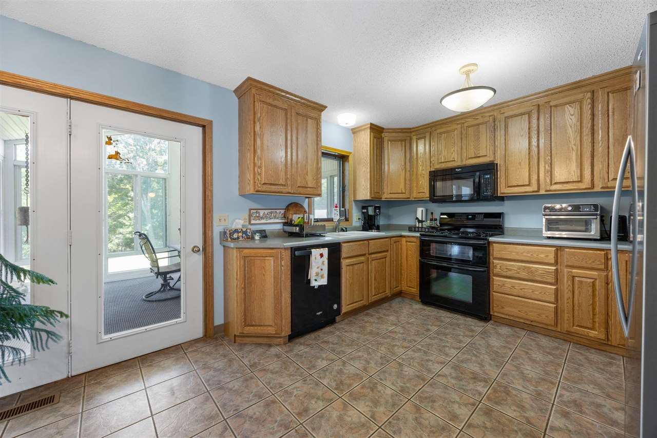 1858 Curtis Bridge Road Northeast North Liberty, IA 52317 - Photo 6 of 68 Gallery Image 6