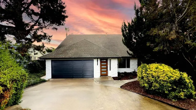 front view of house with a yard