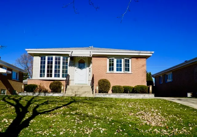$2,800 | 7744 West Strong Street, Norridge, IL 60706