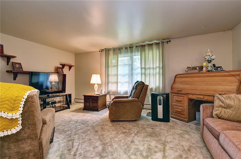 1207 Gringo Road Aliquippa, PA 15001 - Photo 4 of 18 Gallery Image 4
