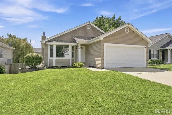 $300,000 | 9 Queensboro Drive, St. Peters, MO 63376