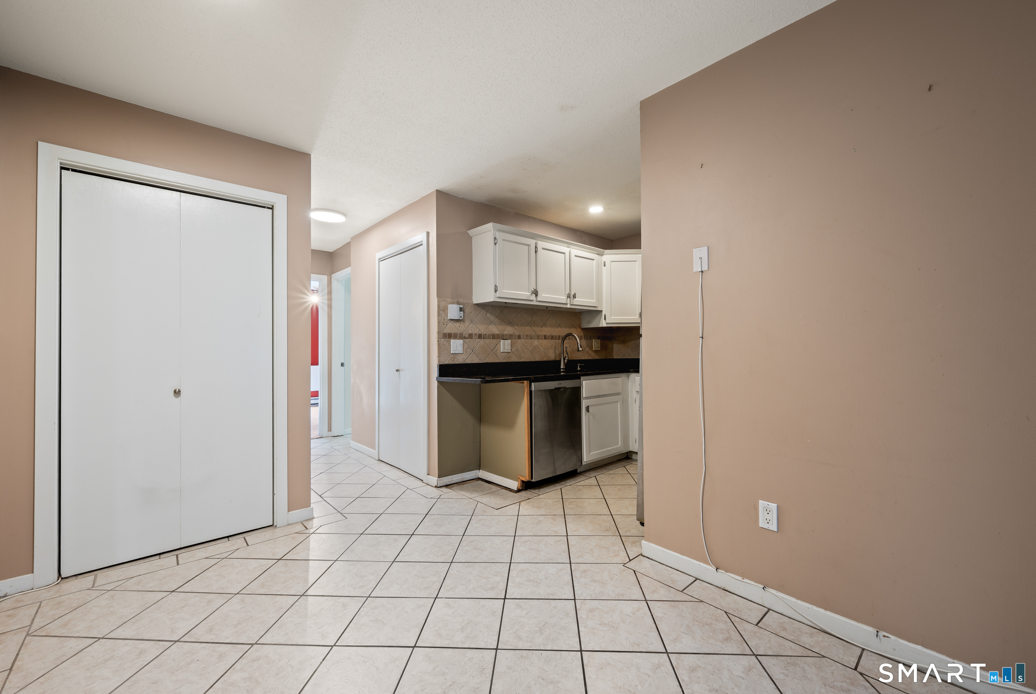279 Redstone Hill Road, Unit 65 Bristol, CT 06010 - Photo 9 of 18