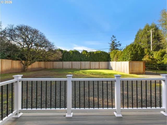 a view of a tennis court