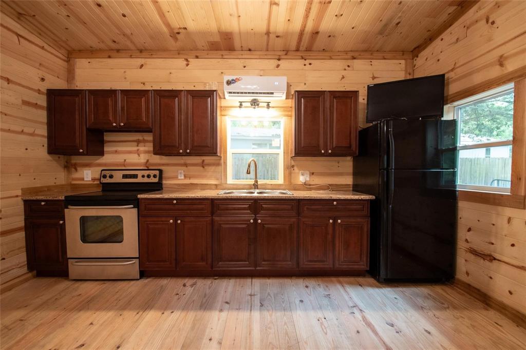 111 Ridgewood Lane Murchison, TX 75778 - Photo 13 of 36 Large open kitchen