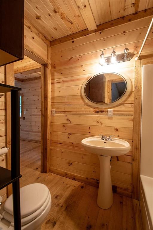 111 Ridgewood Lane Murchison, TX 75778 - Photo 20 of 36 single sink and toilet