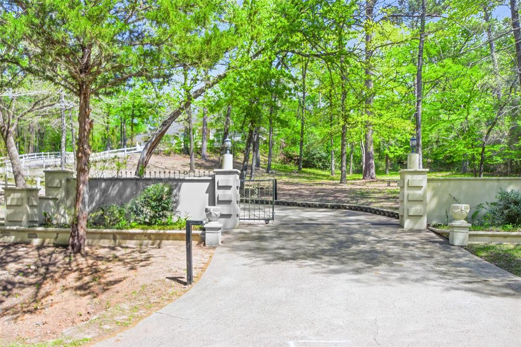 18737 Oakbrook Road Tyler, TX 75703 - Photo 2 of 32