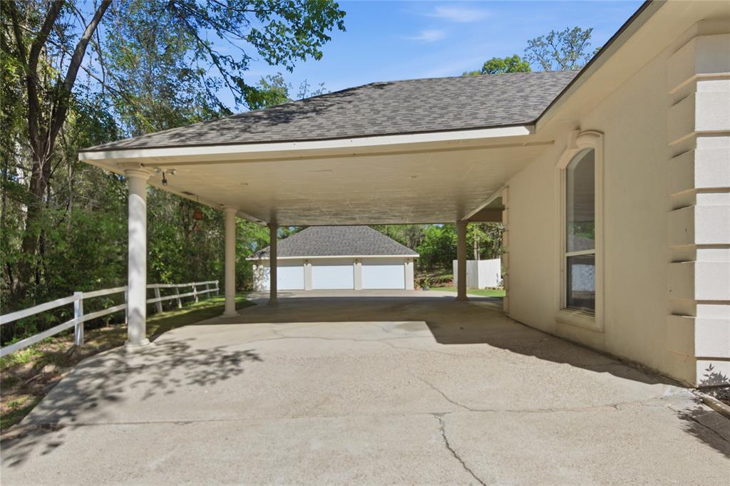 18737 Oakbrook Road Tyler, TX 75703 - Photo 5 of 32