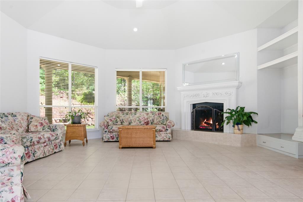 18737 Oakbrook Road Tyler, TX 75703 - Photo 8 of 32