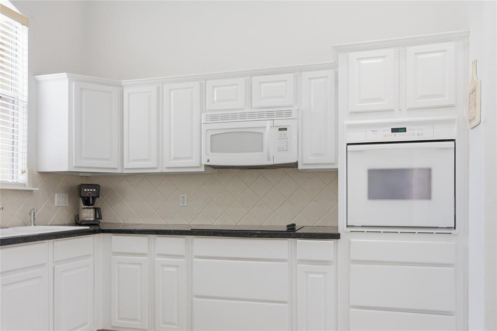 18737 Oakbrook Road Tyler, TX 75703 - Photo 10 of 32