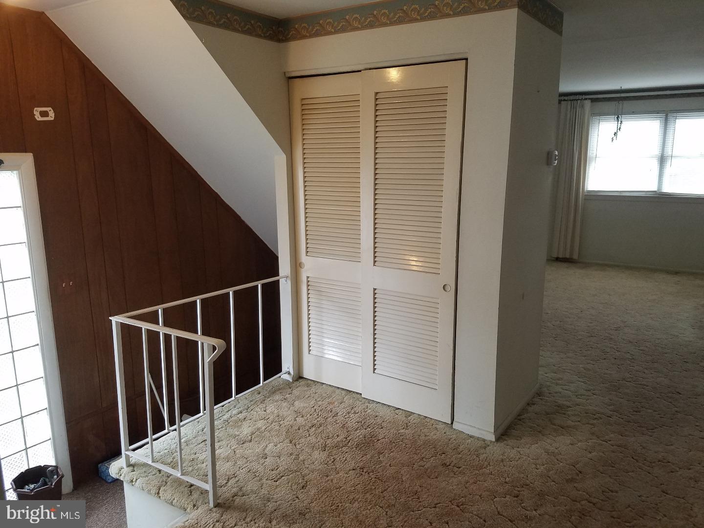 3826 Greenacres Road Philadelphia, PA 19154 - Photo 4 of 24