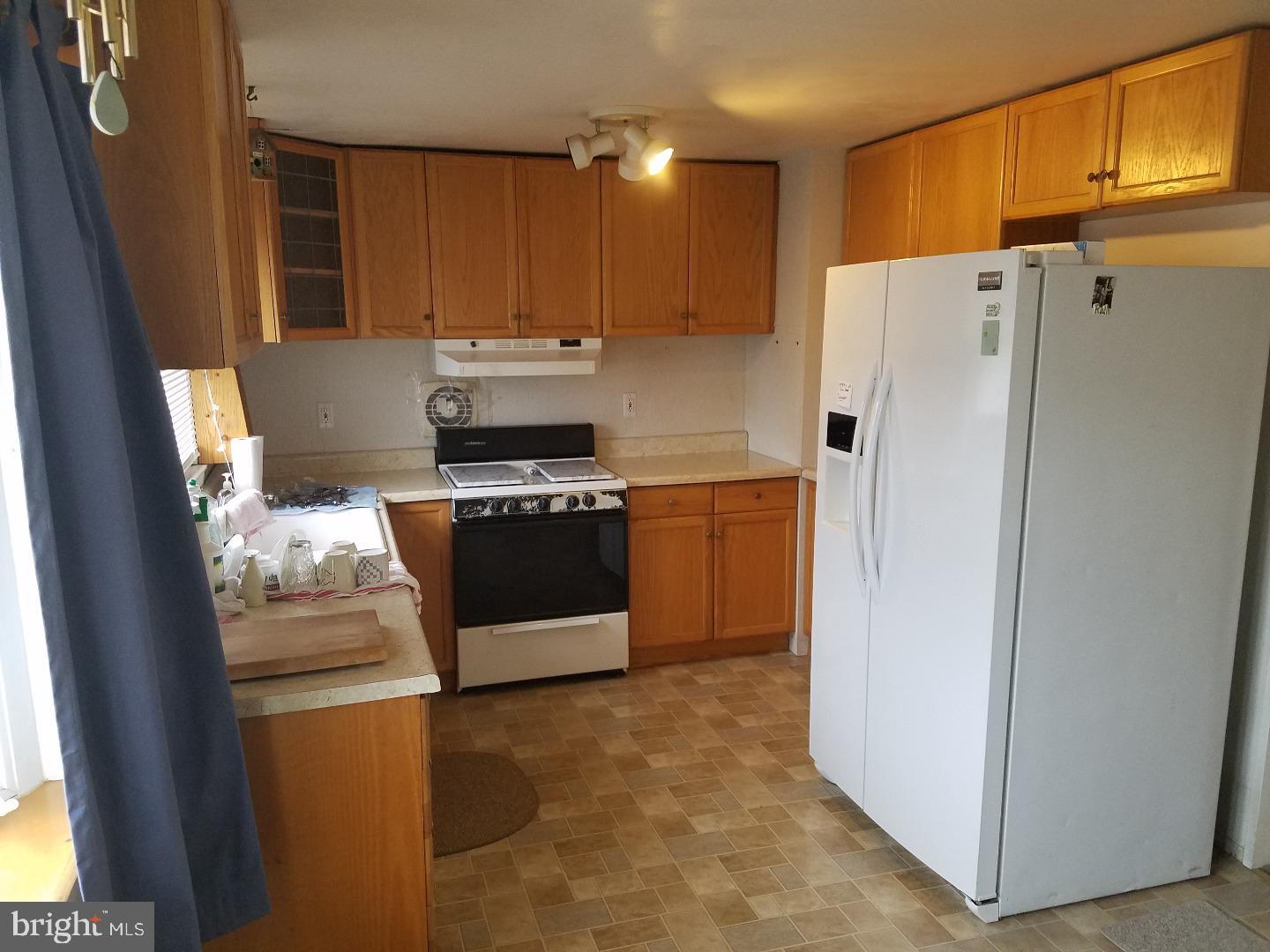 3826 Greenacres Road Philadelphia, PA 19154 - Photo 10 of 24 Kitchen
