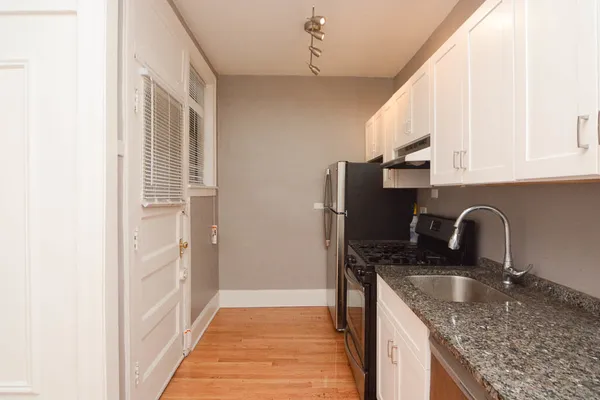 $2,297 | 626 West Stratford Place, Unit 3E, Chicago, IL 60657