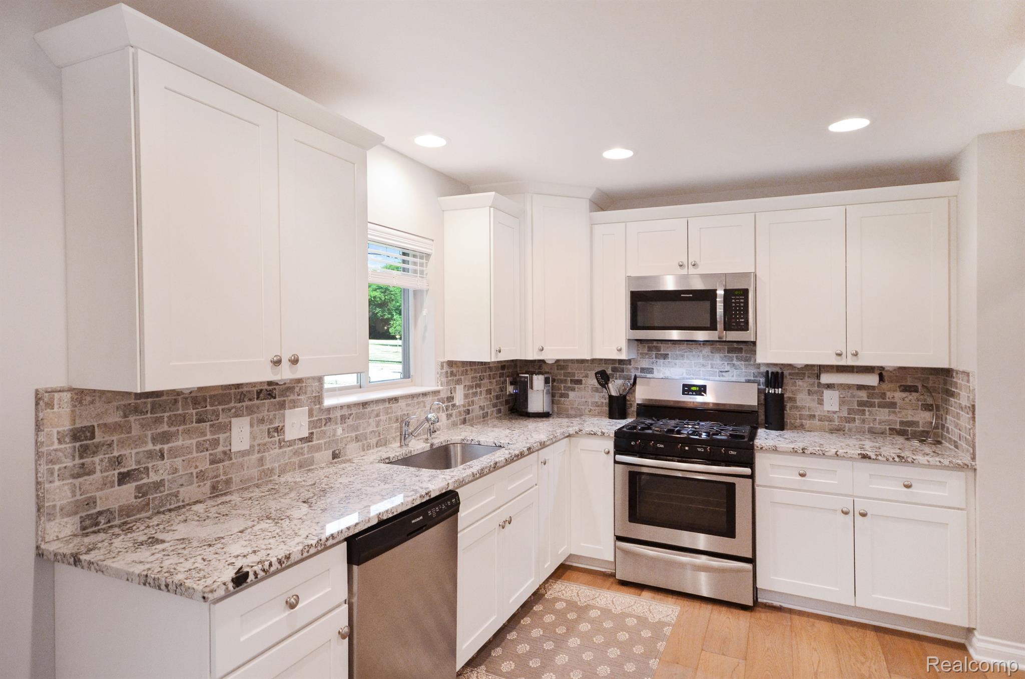 259 Dorsey Street Romeo, MI 48065 - Photo 8 of 33 Gallery Image 8