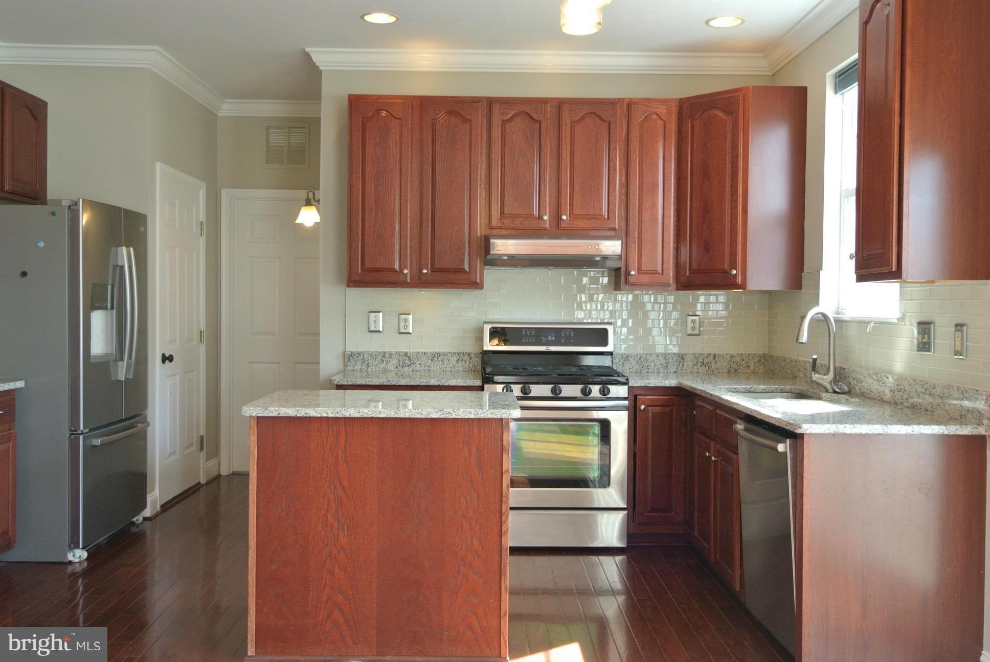 9525 Good Spring Drive Perry Hall, MD 21128 - Photo 13 of 30 Under Cabinet Lighting, Subway Tile Backsplash