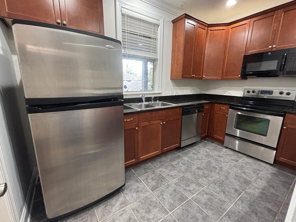 5565 Colonial Chatsworth Circle North Charleston, SC 29418 - Photo 12 of 44 2025-12-03-09-50-19