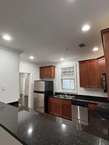 $2,300 | 5565 Colonial Chatsworth Circle, North Charleston, SC 29418