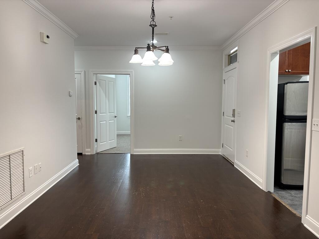 5565 Colonial Chatsworth Circle North Charleston, SC 29418 - Photo 6 of 44 2025-12-03-09-48-33