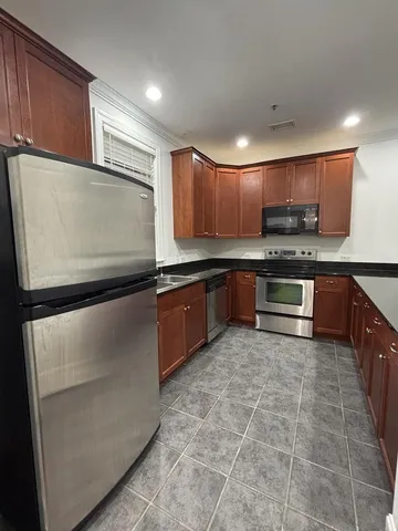 $2,300 | 5565 Colonial Chatsworth Circle, North Charleston, SC 29418