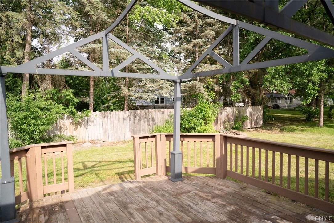 8009 Princess Path Clay, NY 13090 - Photo 11 of 50