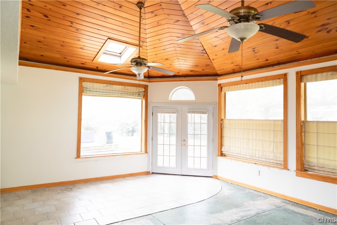 8009 Princess Path Clay, NY 13090 - Photo 15 of 50