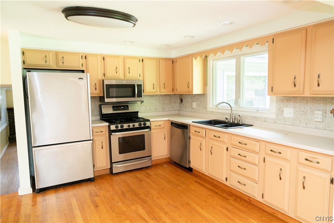 8009 Princess Path Clay, NY 13090 - Photo 28 of 50