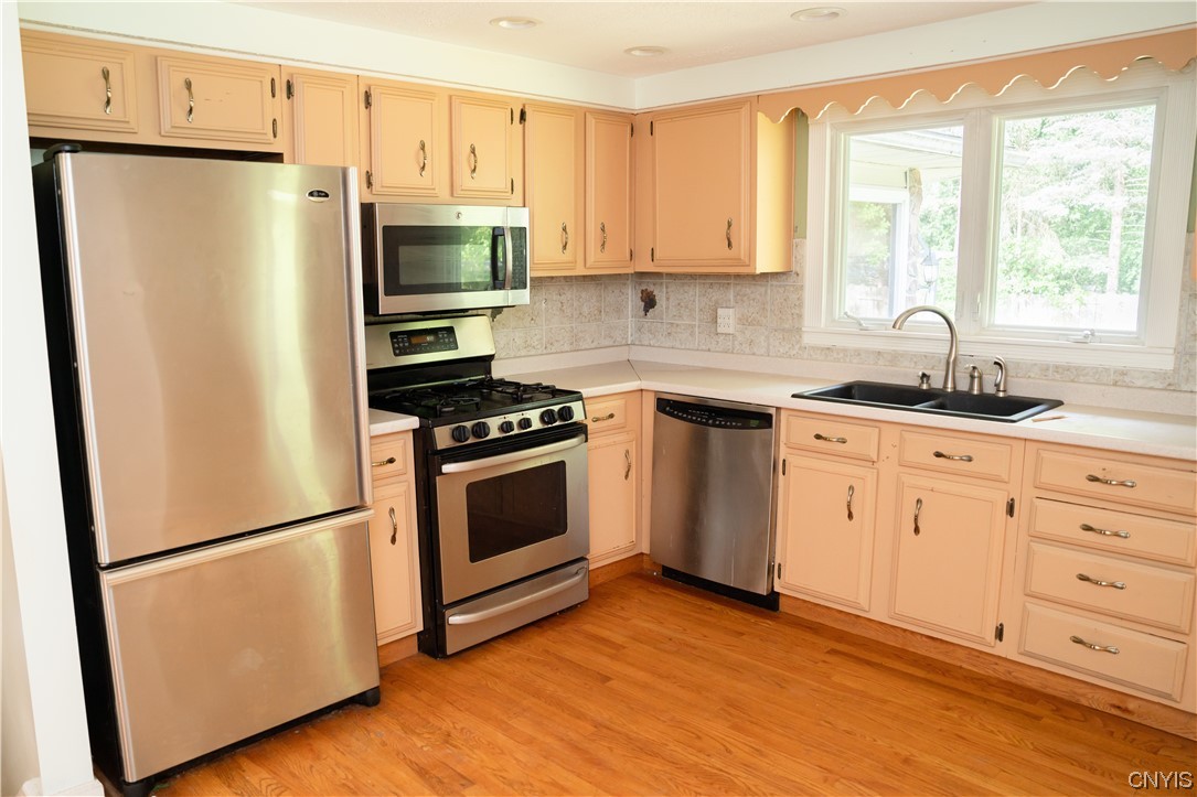 8009 Princess Path Clay, NY 13090 - Photo 33 of 50