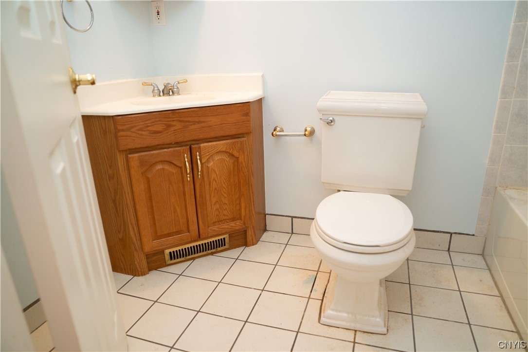 8009 Princess Path Clay, NY 13090 - Photo 34 of 50
