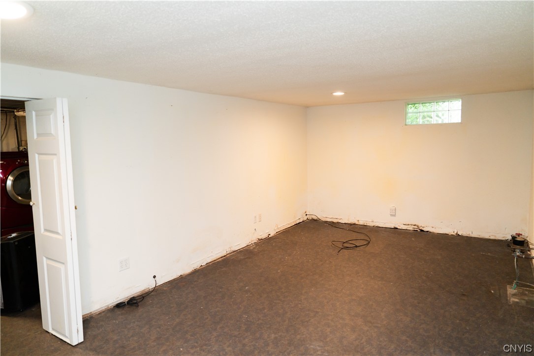8009 Princess Path Clay, NY 13090 - Photo 48 of 50