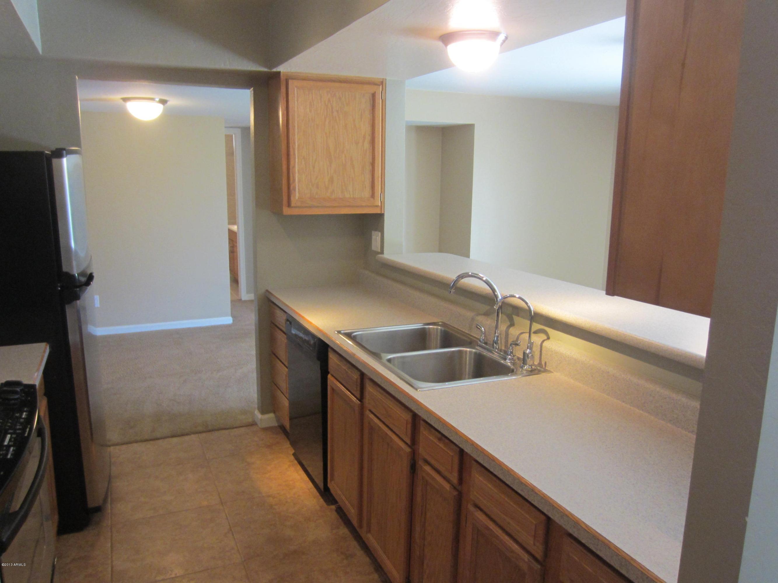 3719 South Elm Street Tempe, AZ 85282 - Photo 12 of 30 3719 S Elm kitchen counters