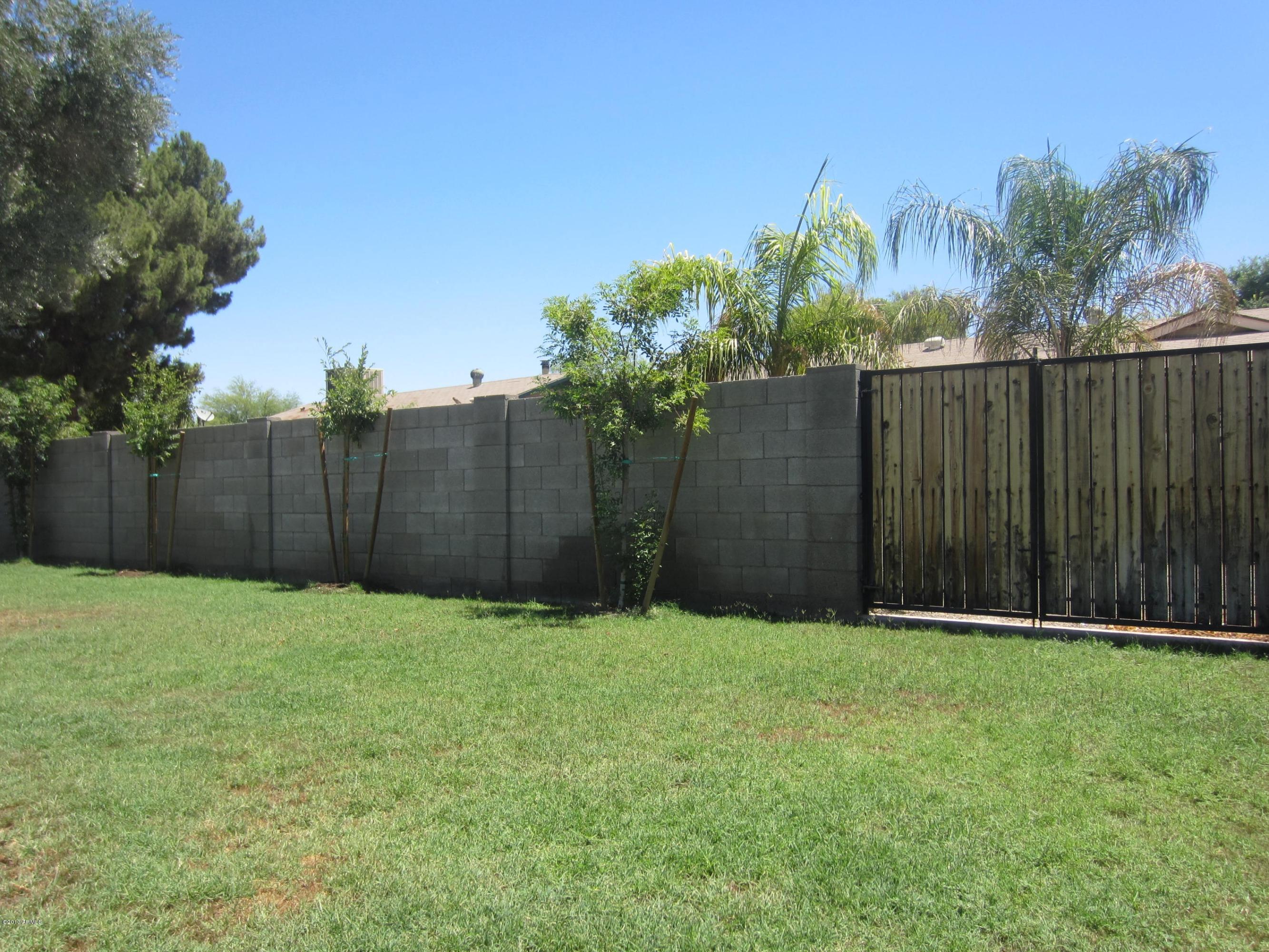 3719 South Elm Street Tempe, AZ 85282 - Photo 19 of 30 3719 S Elm St RV Gate