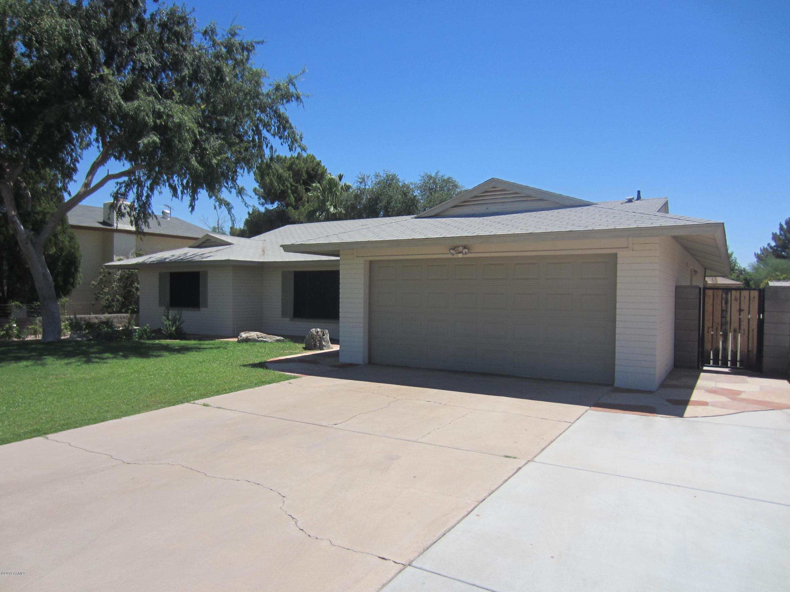 3719 South Elm Street Tempe, AZ 85282 - Photo 20 of 30 3719 S Elm parking