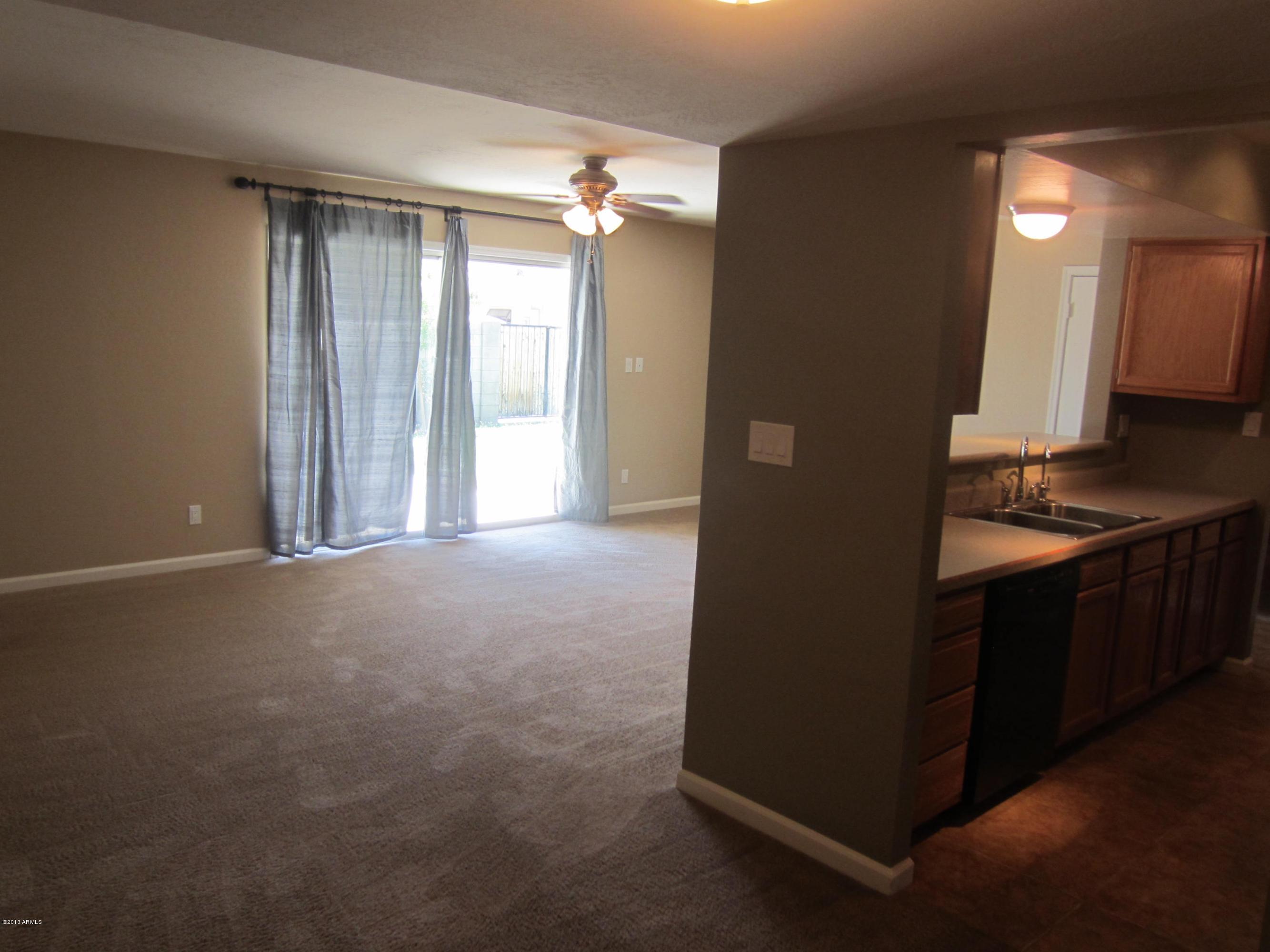 3719 South Elm Street Tempe, AZ 85282 - Photo 5 of 30 3719 S Elm Fam rm