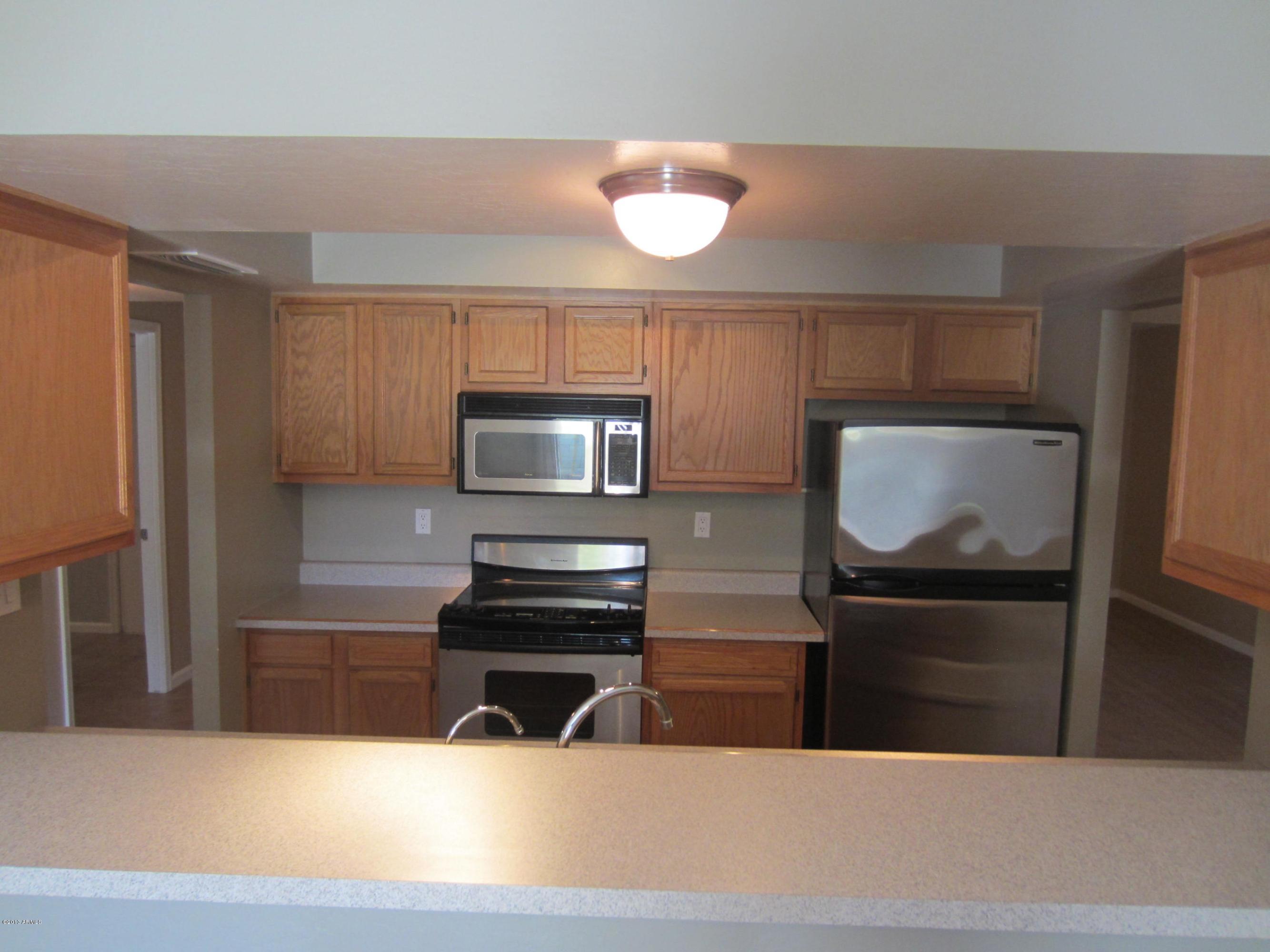 3719 South Elm Street Tempe, AZ 85282 - Photo 6 of 30 3719 S Elm St Kitchen