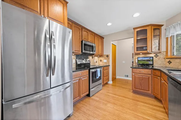 $319,900 | 31461 Orchard Brook Court, Farmington Hills, MI 48336