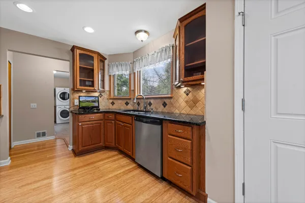 $319,900 | 31461 Orchard Brook Court, Farmington Hills, MI 48336