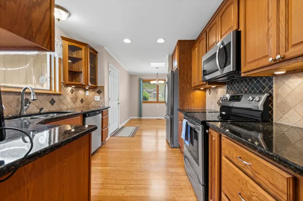 $319,900 | 31461 Orchard Brook Court, Farmington Hills, MI 48336